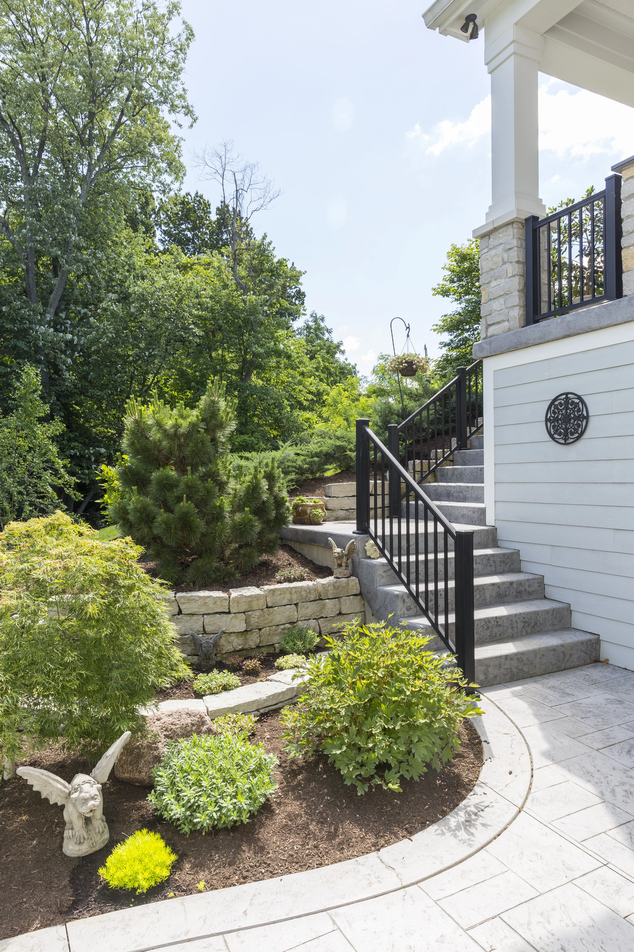 Retaining Walls and New Construction Landscaping