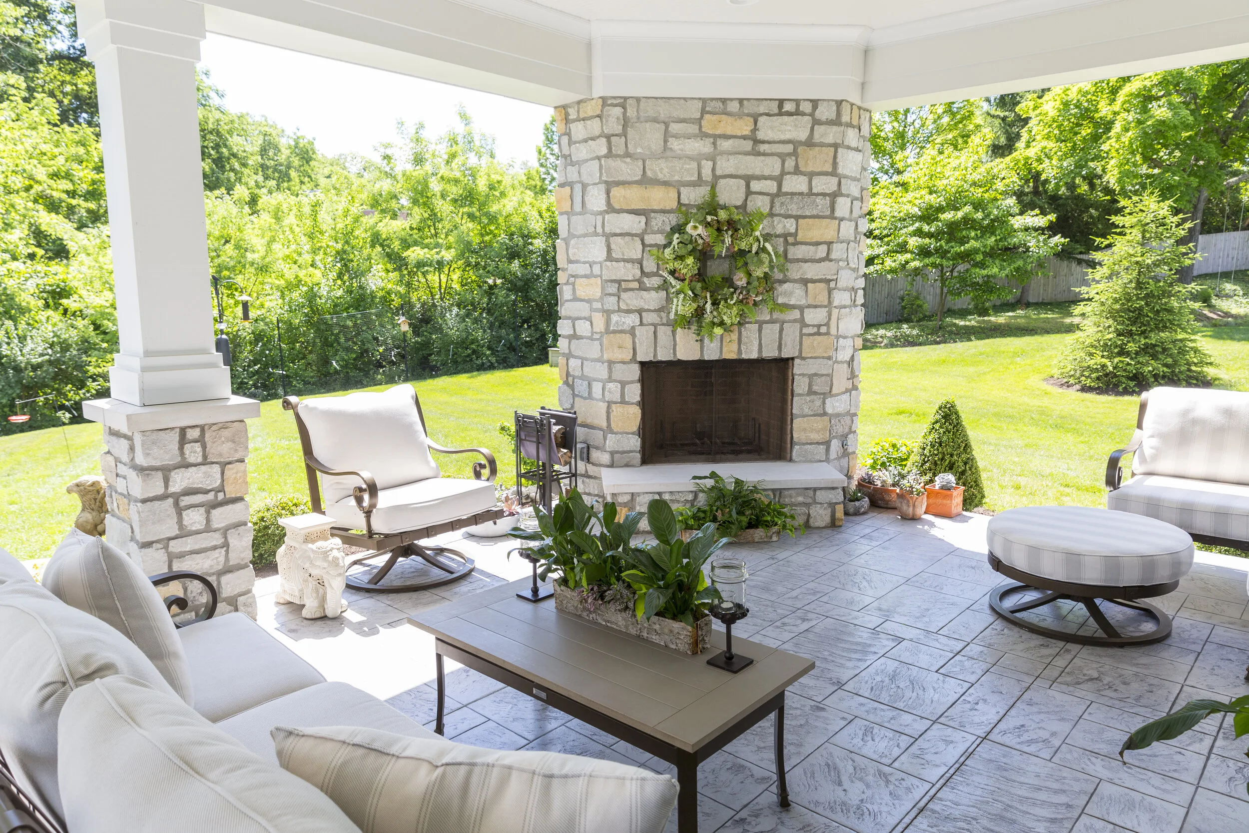 Hot Outdoor Fireplace Trends