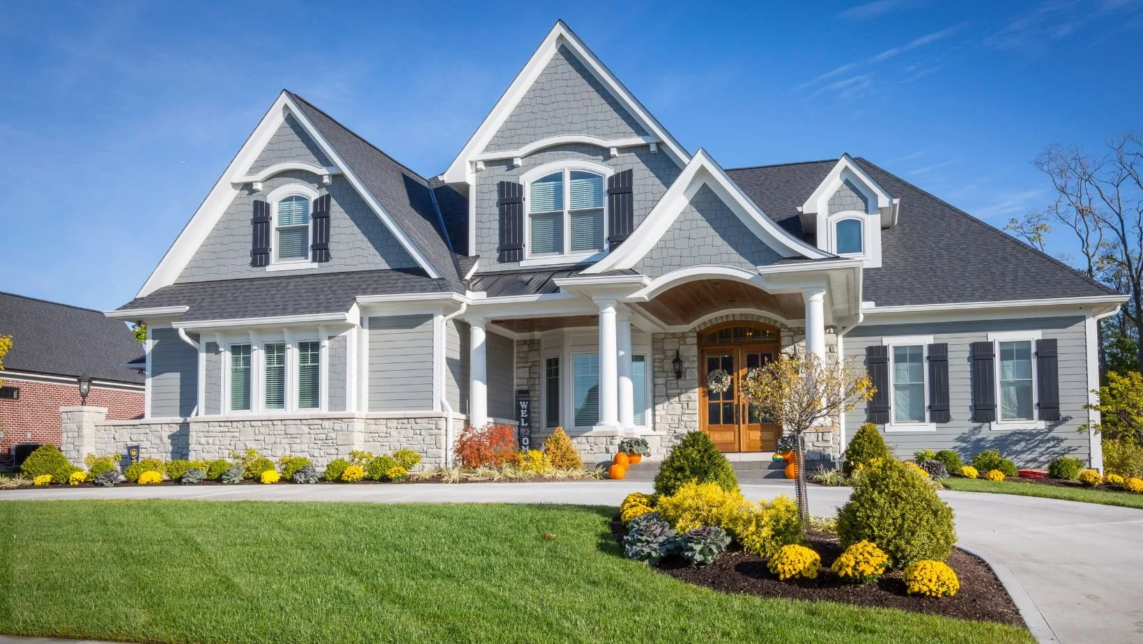 14 Driveway Landscaping Ideas That Boost Curb Appeal and Design Flow