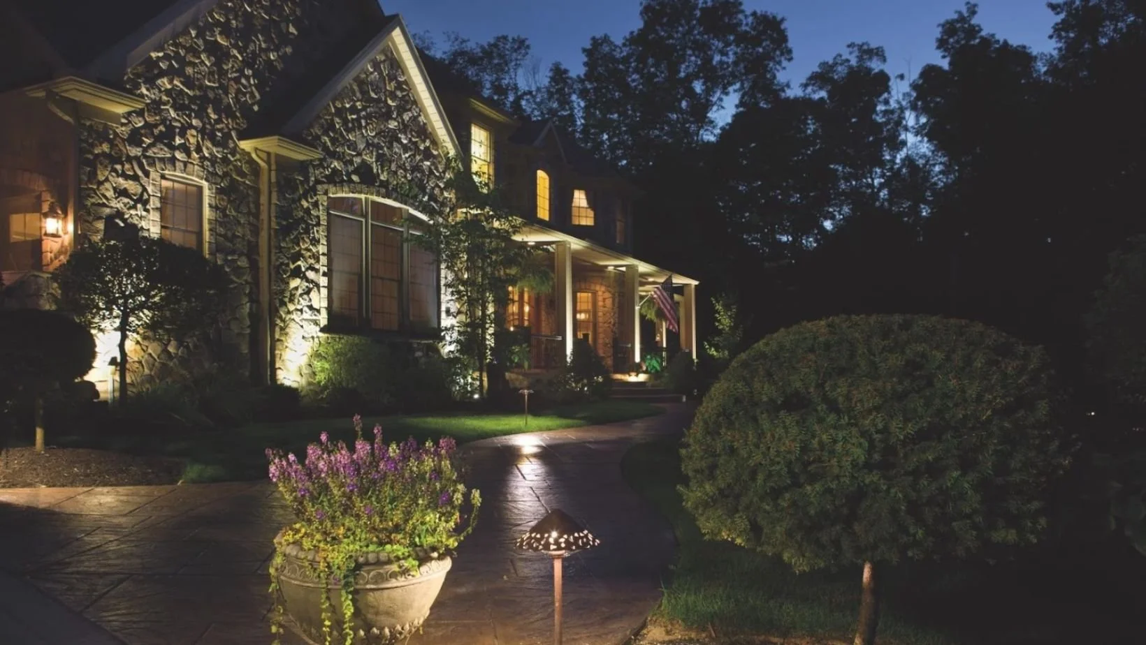 Landscape Lighting Ideas Entrance - Seiler's Landscaping.jpg