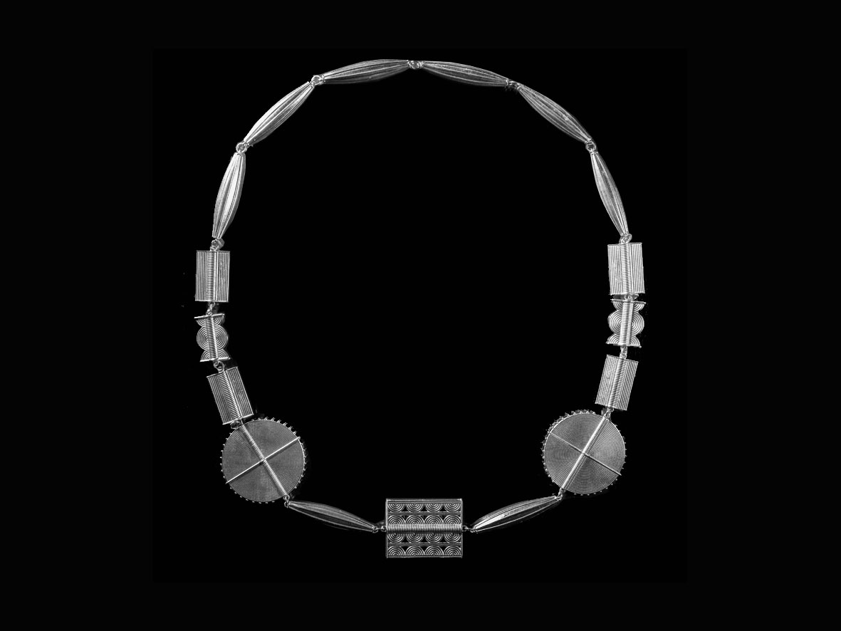 les_muses_bm_jewellery_valentines_baoule_necklace_ivory_coast_silver.jpg