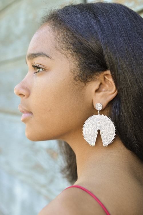 les_muses_bm_jewellery_prerna_kajal_silver_sophie-min.jpg
