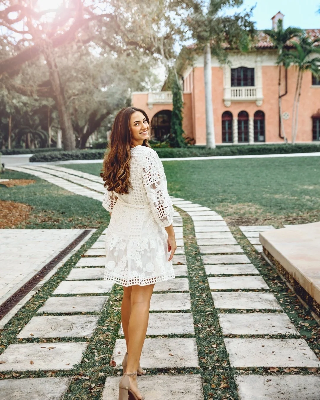 🎓 Calling all 𝒔𝒆𝒏𝒊𝒐𝒓𝒔! Capture your milestones and celebrate your journey with AF's exclusive senior photo sessions. Book now! @adrifunseca @paulinestanham
.
.
.
#adriFOTO #carrolltonsacredheart #miamiphotographer #seniorpictures #CSSH #senio