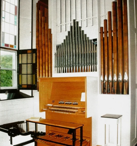 Warren A Cross Memorial Organ.jpg