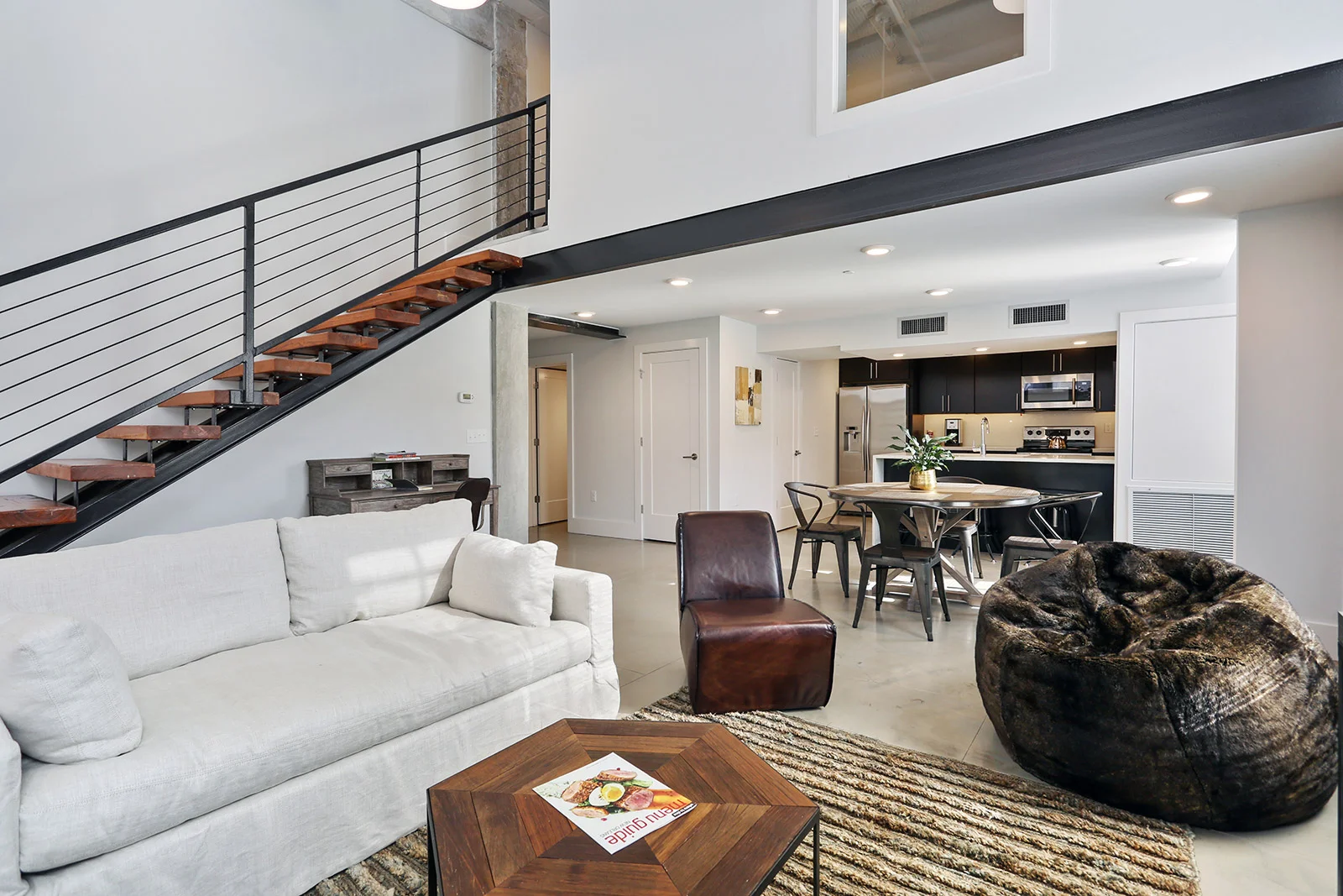 822 Howard Ave_3.jpg