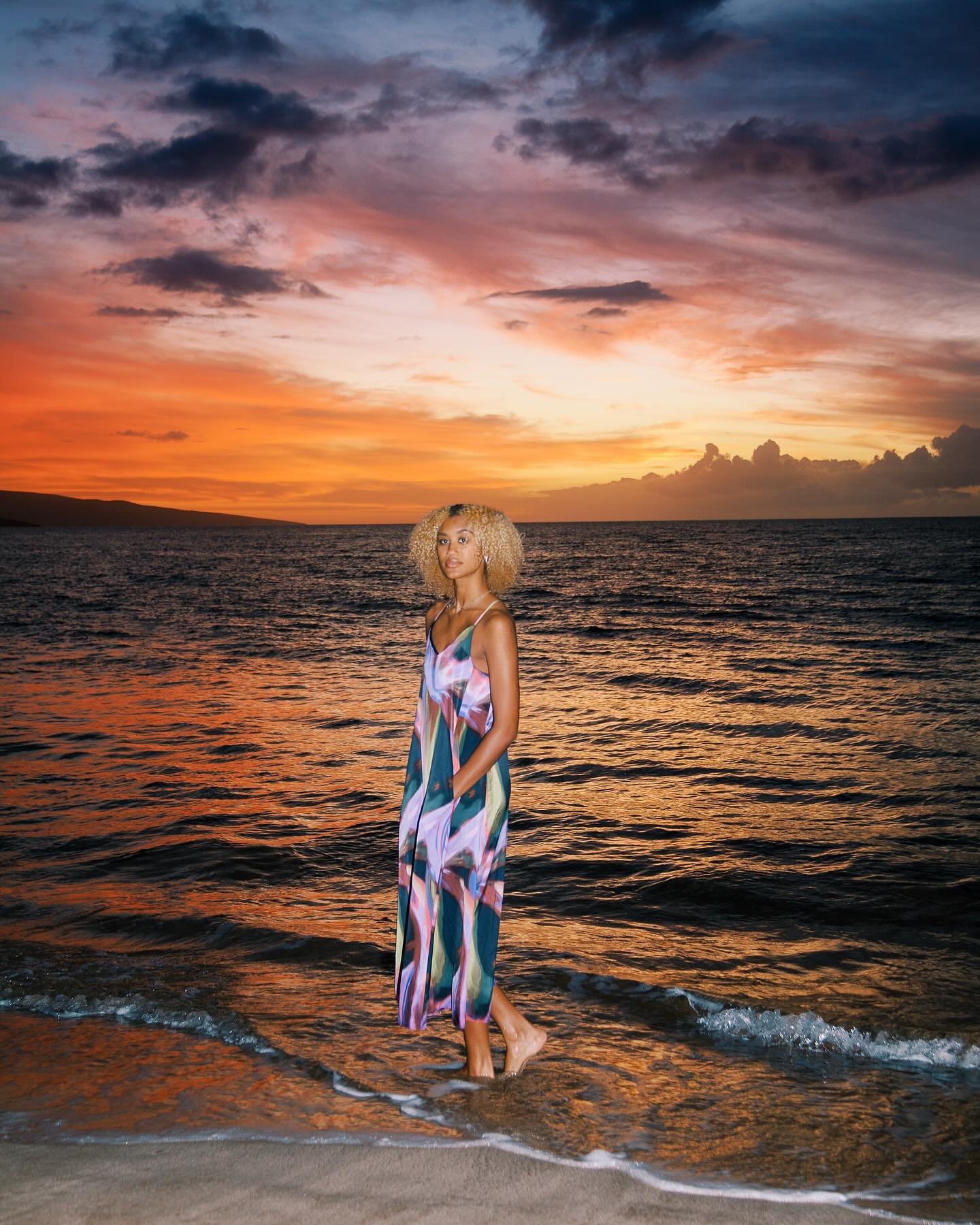 Proof the sunset wasn&rsquo;t the most stunning sight out there &rarr; Samaria bringing the ❤️&zwj;🔥 :: 
.
.
.
.
.
.
.
.
.
.
.
.
.
.
.
.
.

.
Maui Film Photographer 
Hawaii Film Photographer 
Maui Photographer 
.
.
.
.
.

#mauiphotographer #hawaiifi