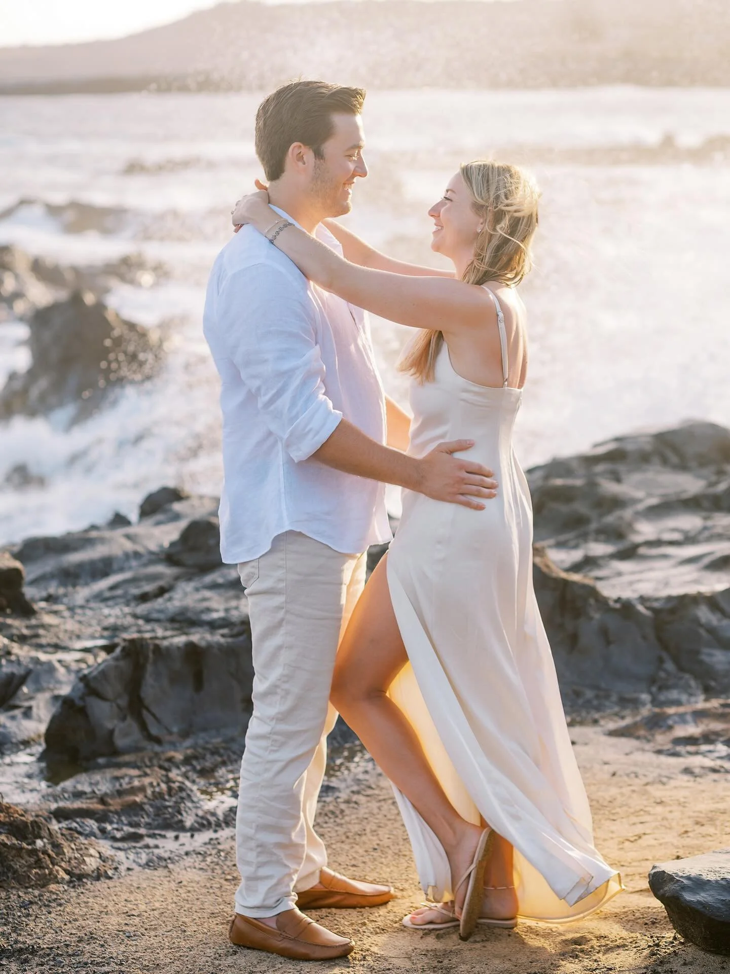 Pastel skies ✔️
A stunning floral arrangement by the very lovely + talented @alohafloralmaui 🌸 ✔️ 
The most scenic Maui backdrop ✔️

A planned a truly thoughtful proposal for K &mdash; every detail perfectly in place. What an incredible engagement t