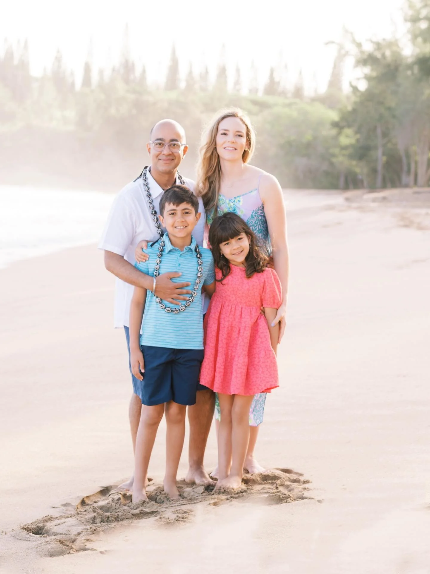 A pretty good way to start the morning &mdash; beach, Maui, your people 💛🌴 
________________ 
.
.
.
.
.
. 
.
.
.
.
.

Maui family photographer film + digital 
Maui couples photographer 

#mauifamilyphotographer #mauicouplesphotographer #hawaiifilmp