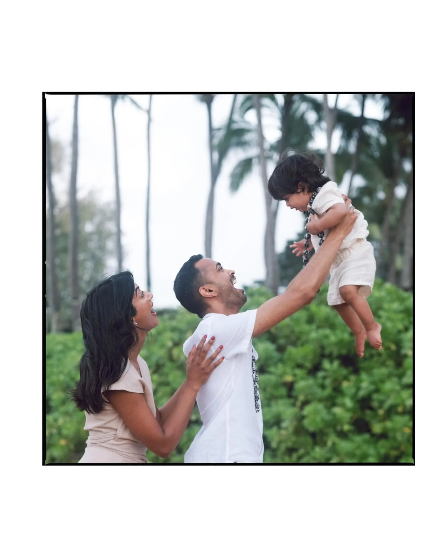 part I of an evening that reminded me why I love photographing families this way. Full of joy, love, and quietly beautiful // 
.
.
.
.
.
.
.
.
Maui Family Photographer 
Maui Hawaii Film Photographer 
.
.
.
#familiesonfilm #mauiphotographer #portra400