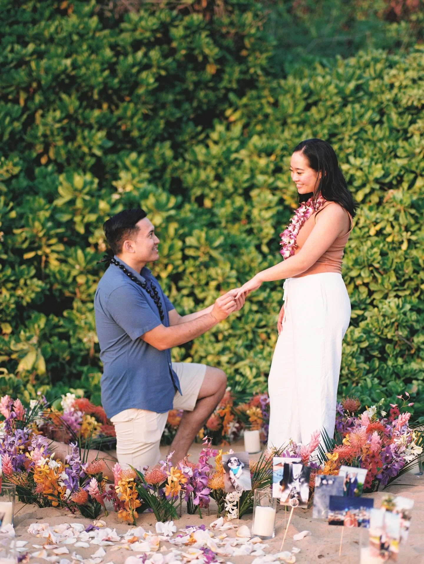 part I // A &amp; V

He brought pieces of their life with him &mdash; photos from the years they&rsquo;ve already lived, woven into the flowers for this moment. Their family traveled from across the country, here for the vacation, then stepped aside 