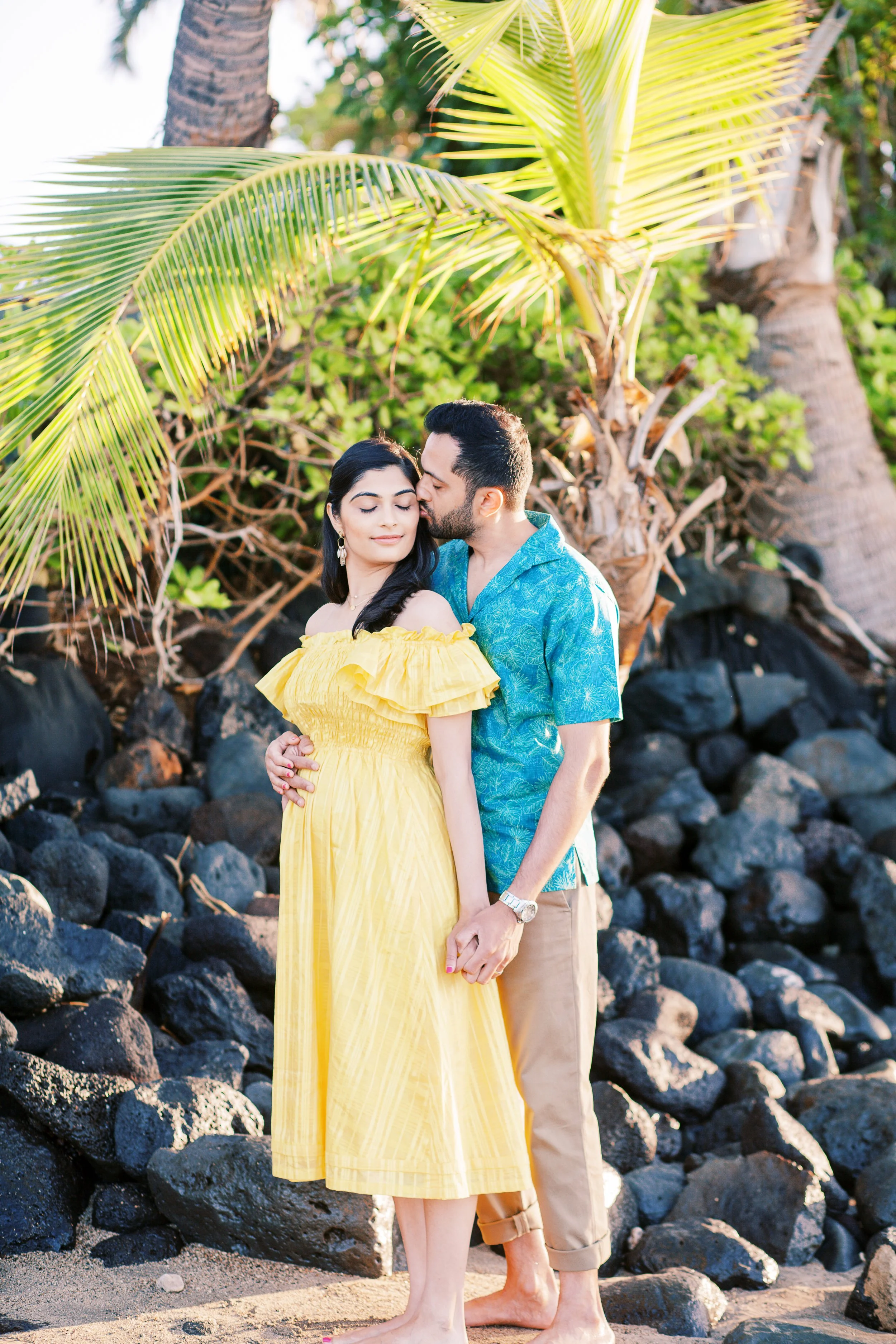 Kihei maternity photographer ocean view session