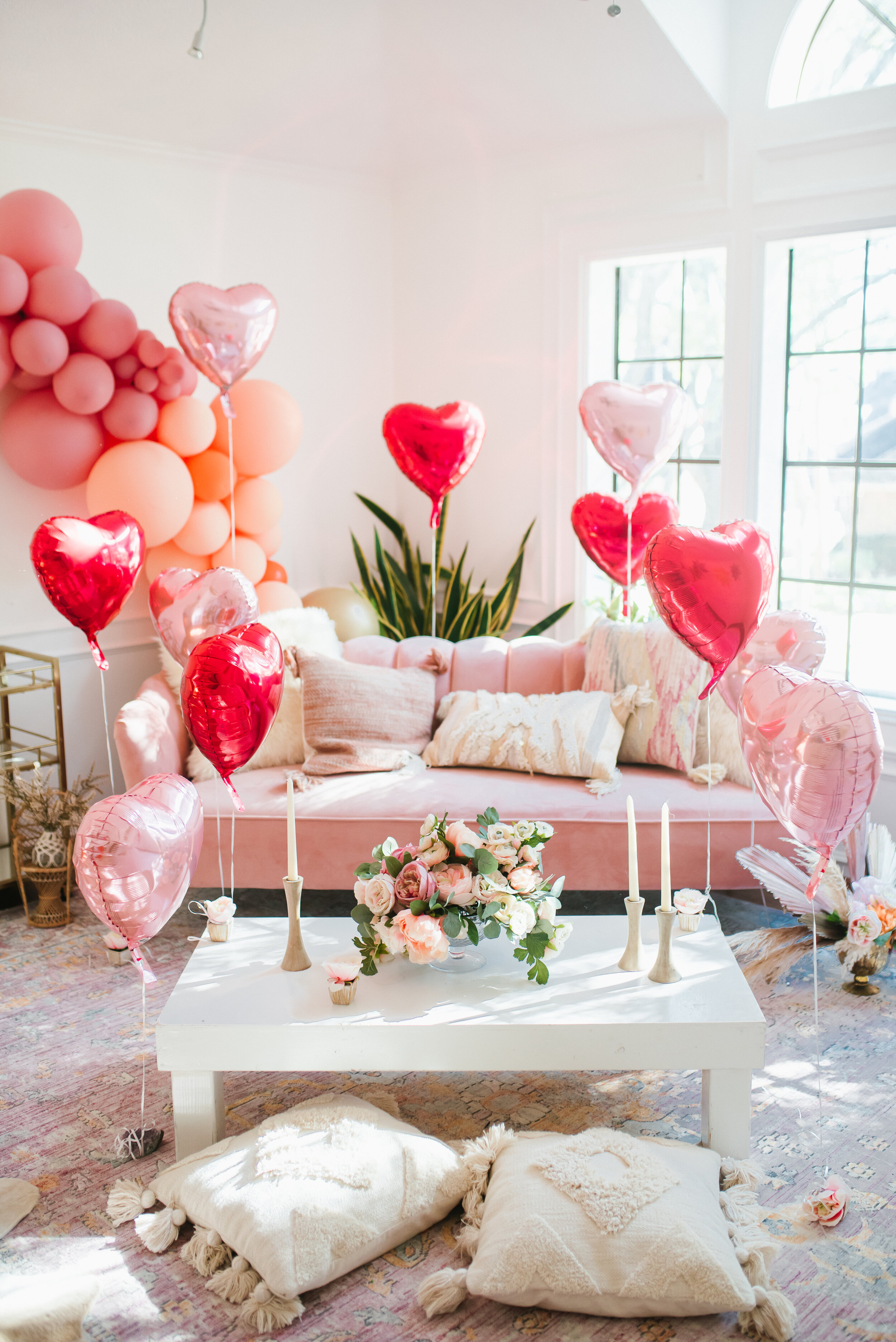 DIY valentine's day balloon photo backdrop on a budget for kids party