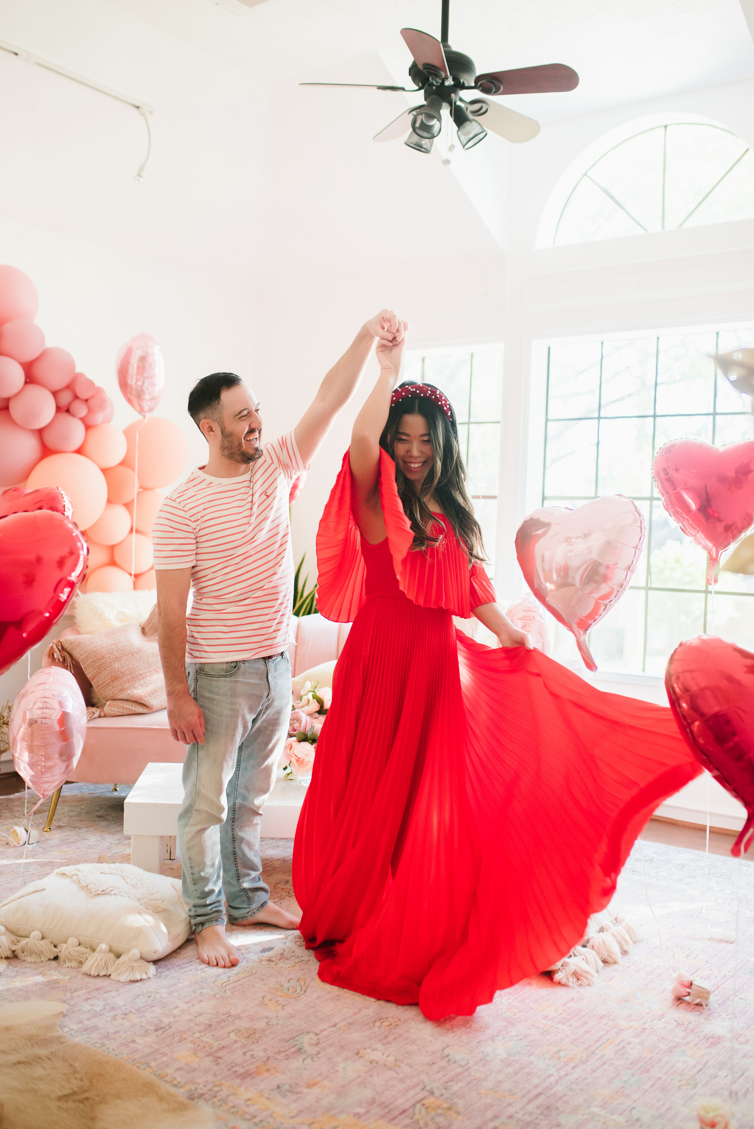 DIY valentine's day balloon photo backdrop on a budget for kids party