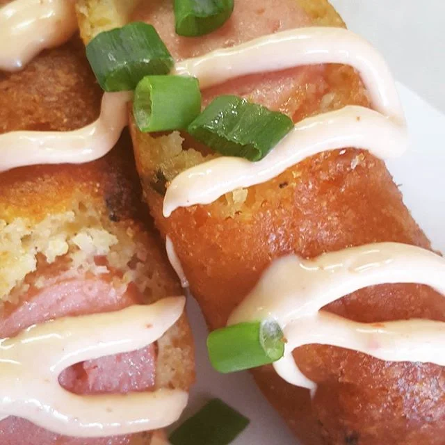 Zonker Harris day is here! 🍞🧀🍺 we will be set up on Pine st from 12-6pm. You can also find our trailer at Stubborn Beauty Brewing and Forest City Brewing at 180 Johnson st Middletown from 12-5pm. Followed by William st Middletown 11pm -3am  We wil