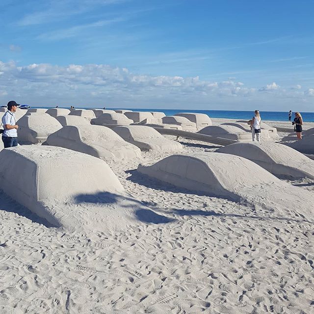 Art everywhere--Art fairs week here in Miami/South Beach 🏖. @miamiartweek #sandsculpture