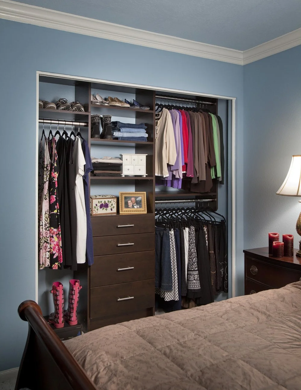 Modern+Reach-In+Guest+Closet.JPG