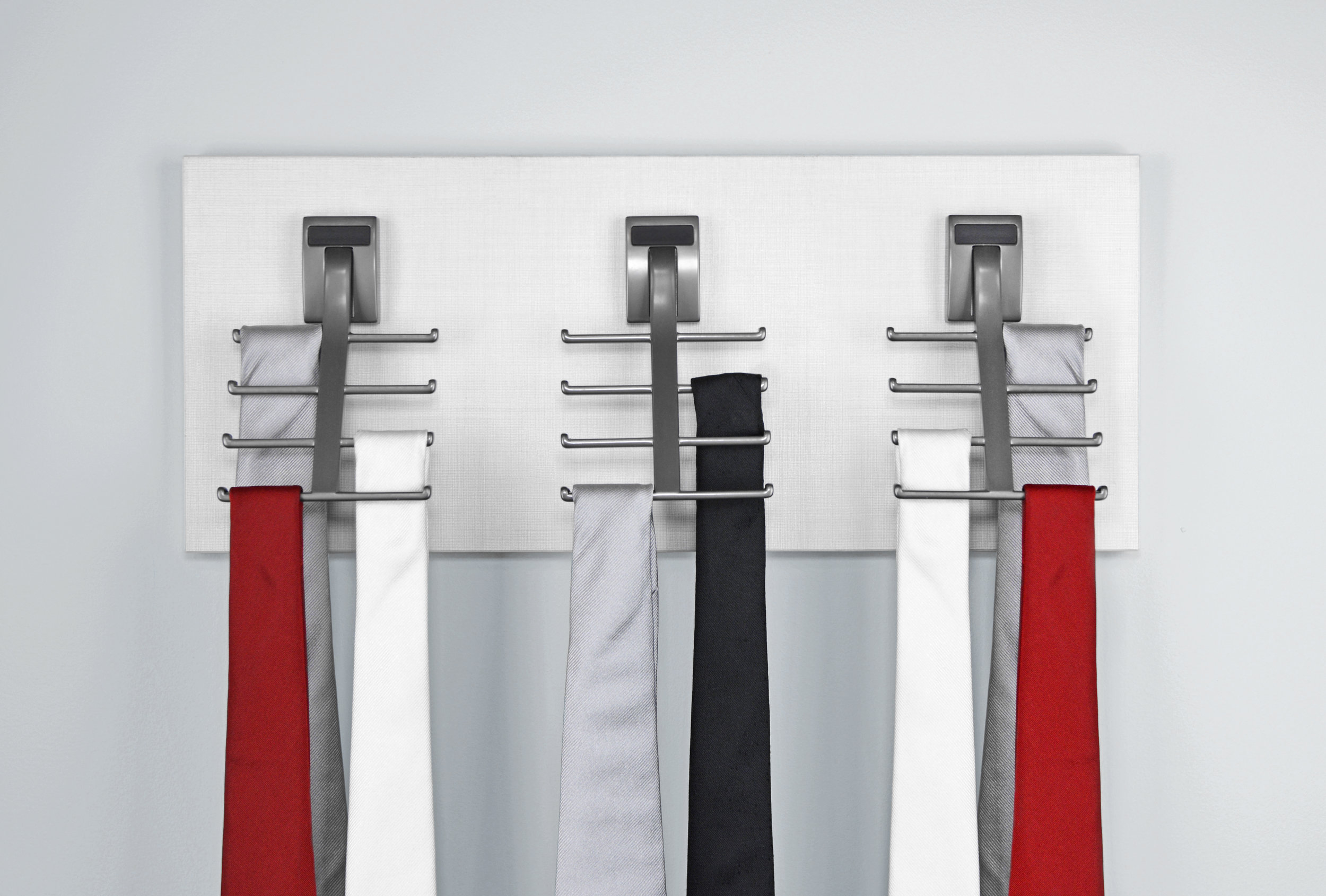 Elite Tie Hook Graphite Application1 .jpg