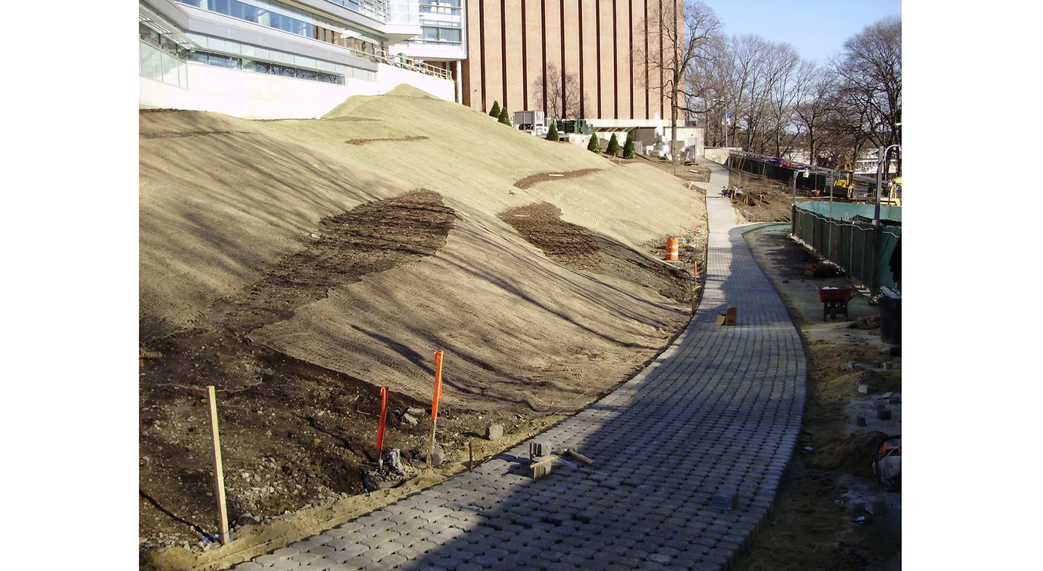 2_BrandeisSciCtr_08-01-amphitheater_081203_120dpi.jpg