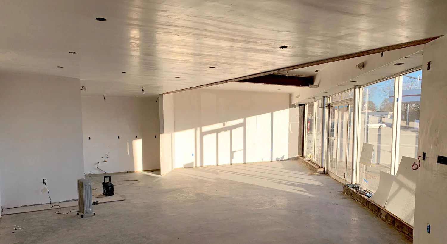 Plaster is complete in gallery space