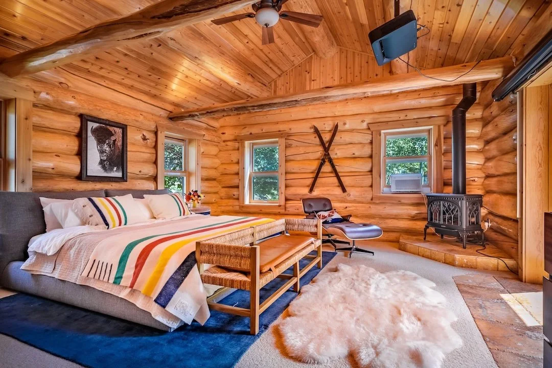 orofinolodgeKingsuite copy.jpg