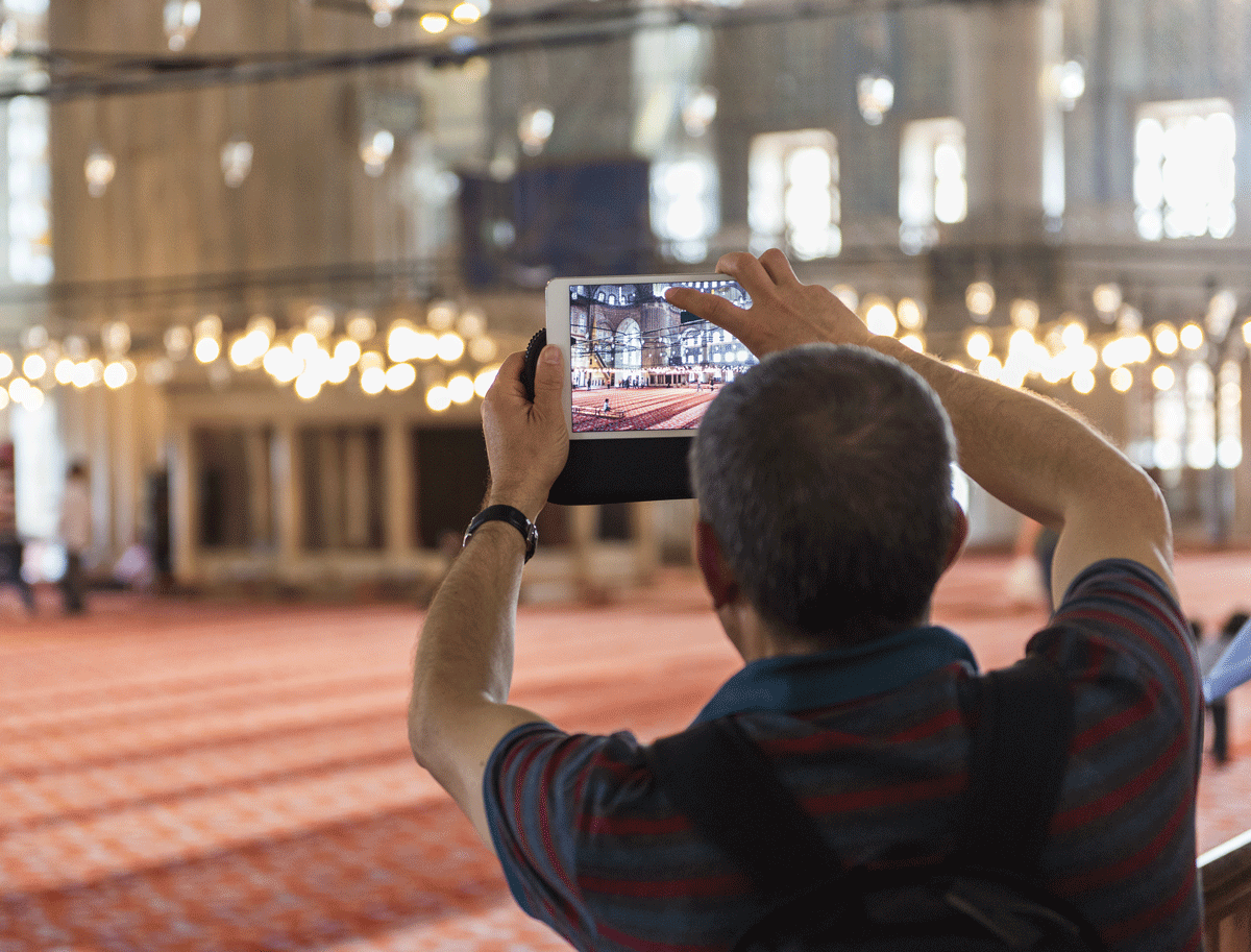 Heading to Light + Building 2016