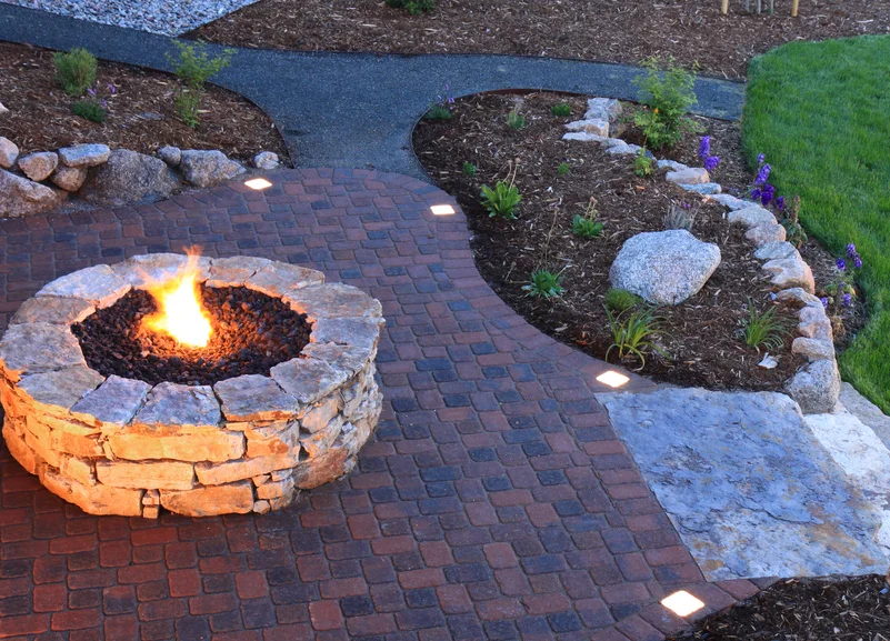 Light-Your-Outdoor-Living-Space-7