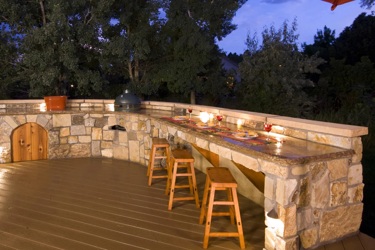 Light-Your-Outdoor-Kitchen-4
