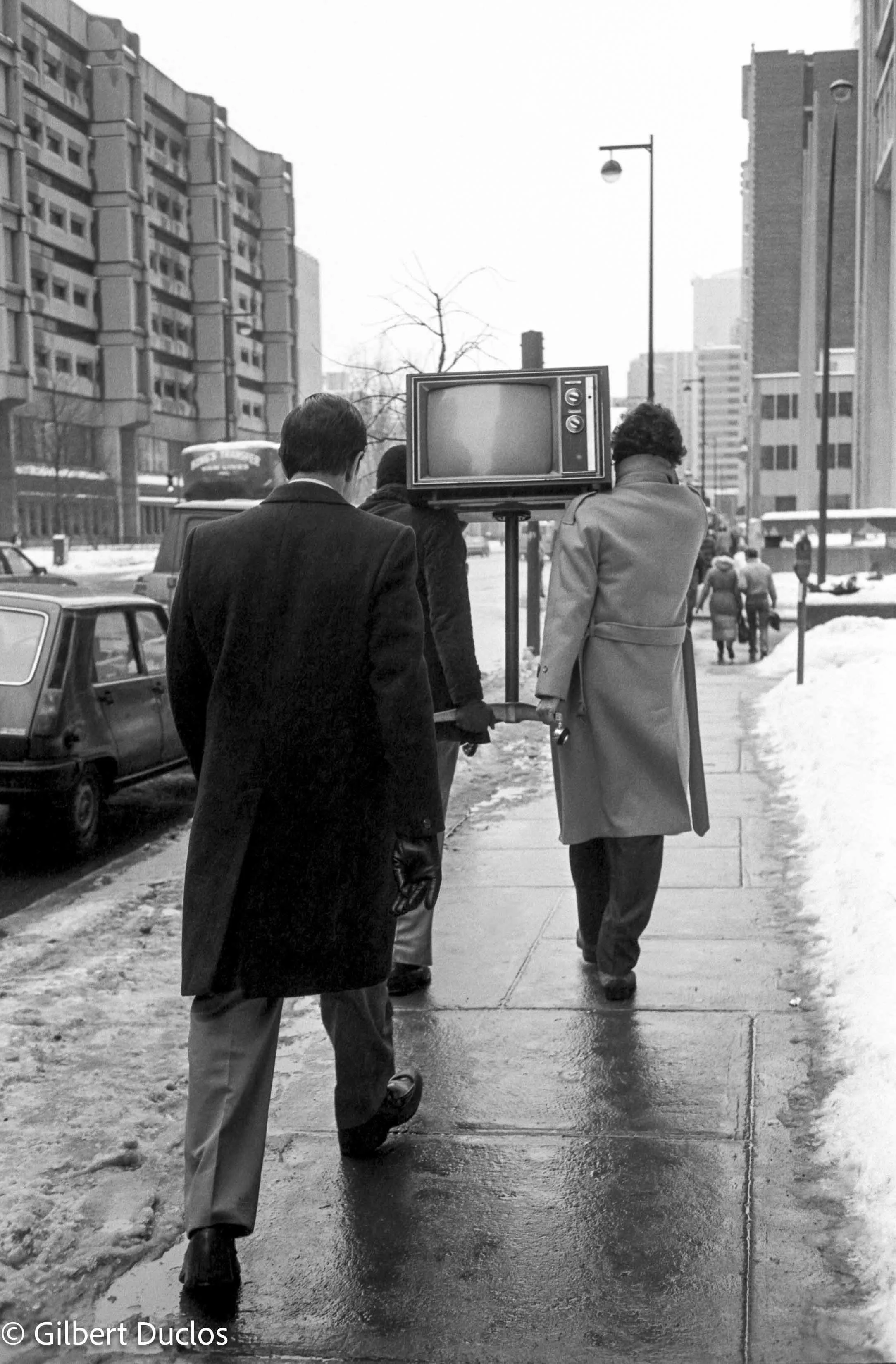 L'enterrement Mtl 1982.jpg