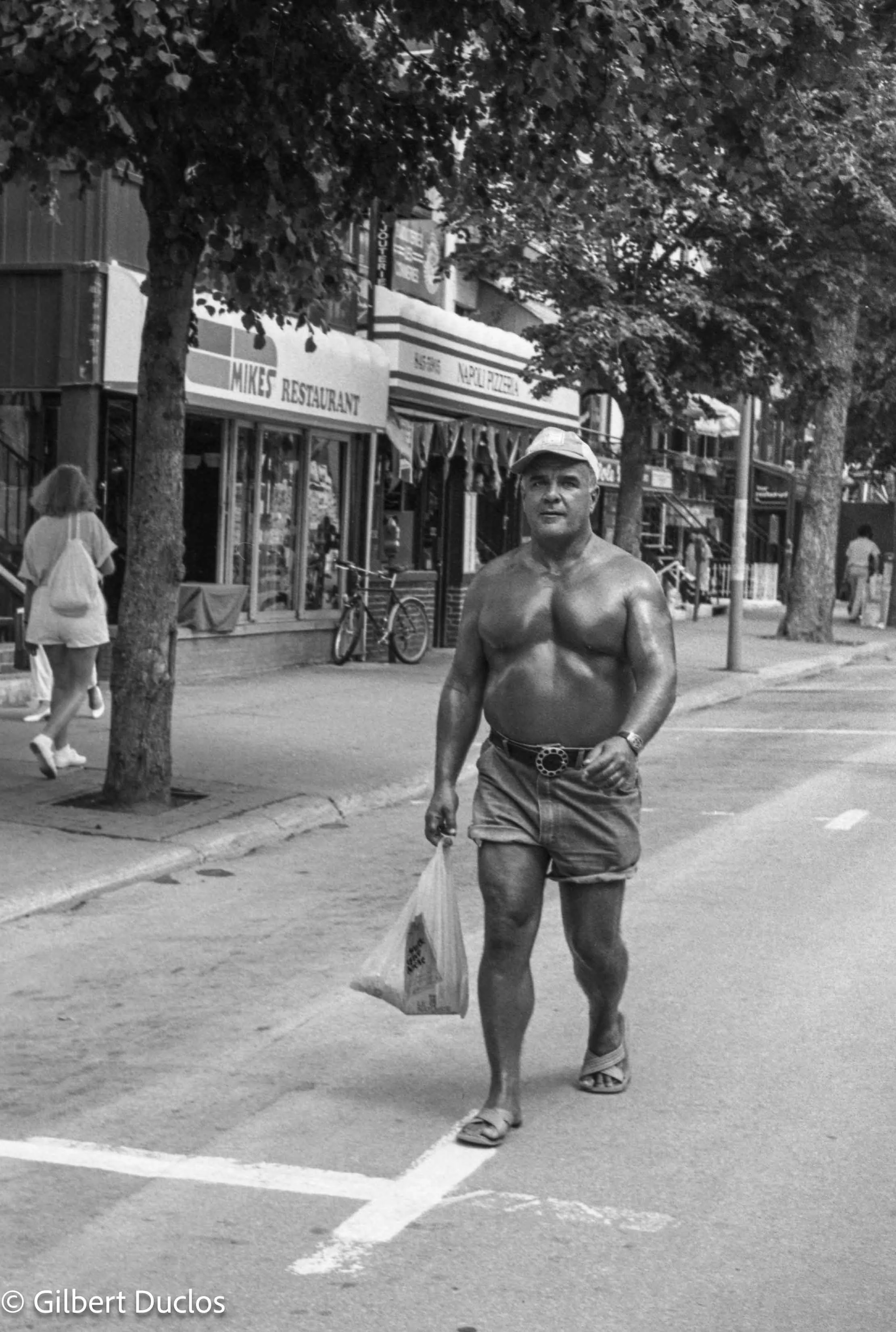 Rue Sait-Denis, Mtl 1982.jpg