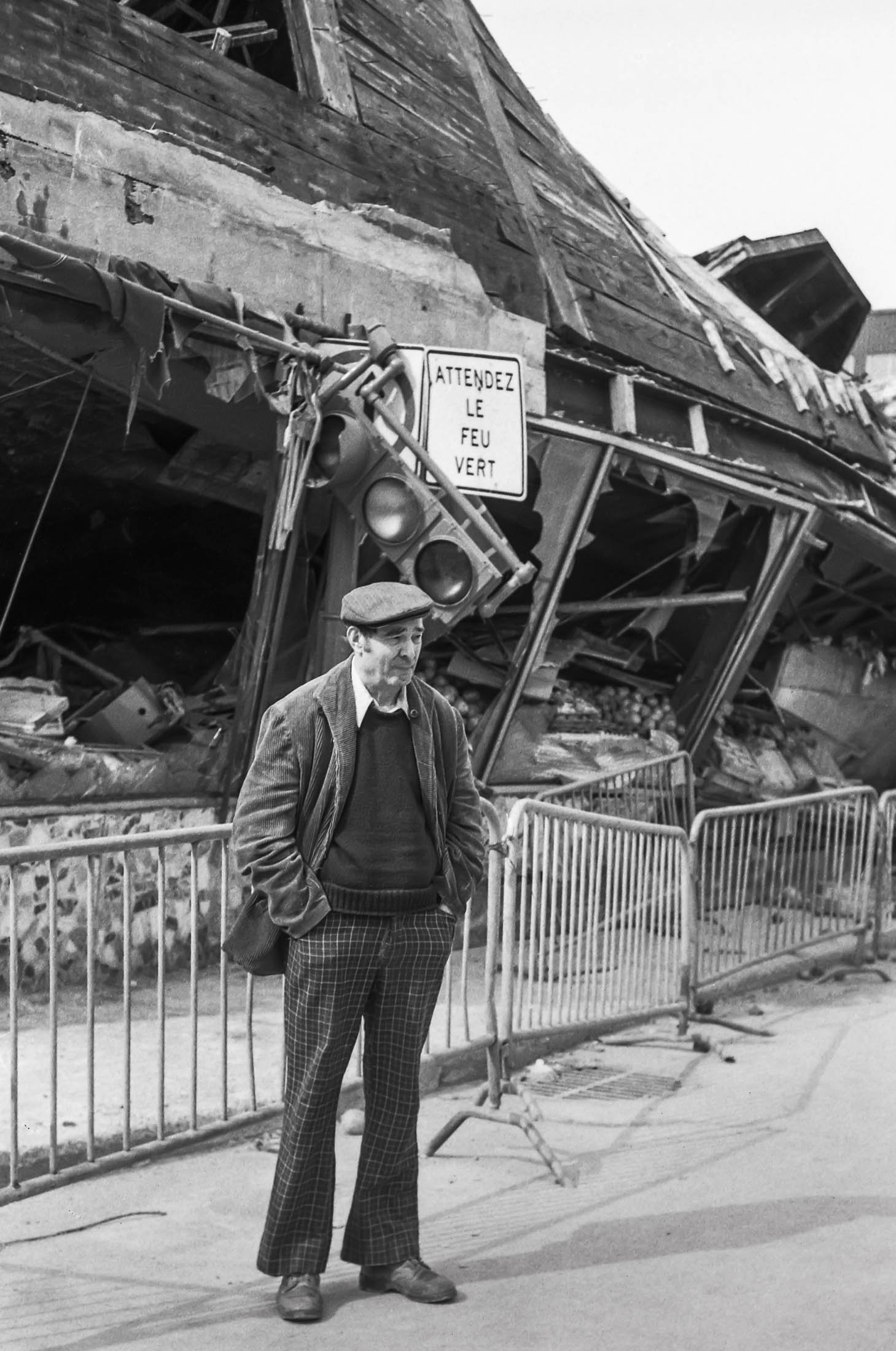 Attendez le feu vert Mtl 1982 _.jpg