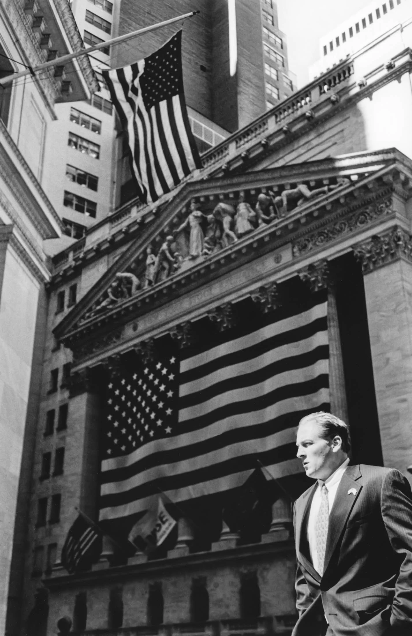 Wall street, NY 2002.jpg