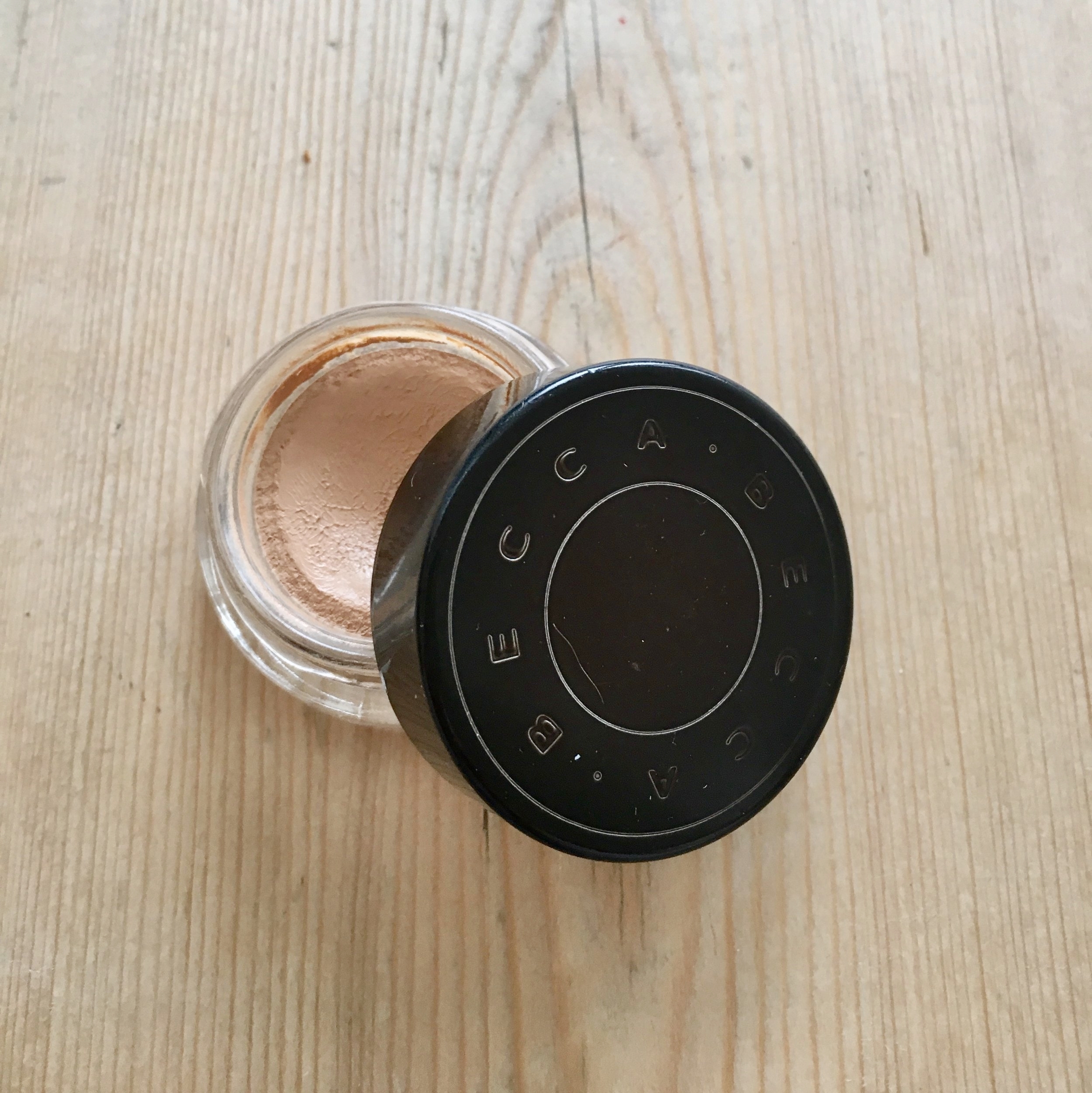 Becca Ultimate Coverage Concealing Creme
