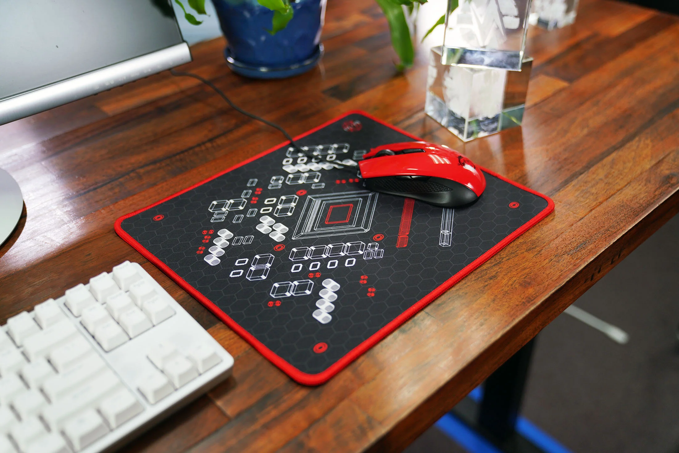 charge-mousepad_in-use.jpg