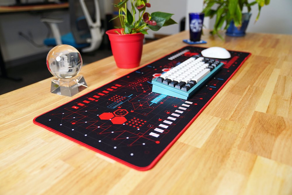 GN Red & Black Mouse Mat x 12") | Pad Gaming HUD — GamersNexus Official Store