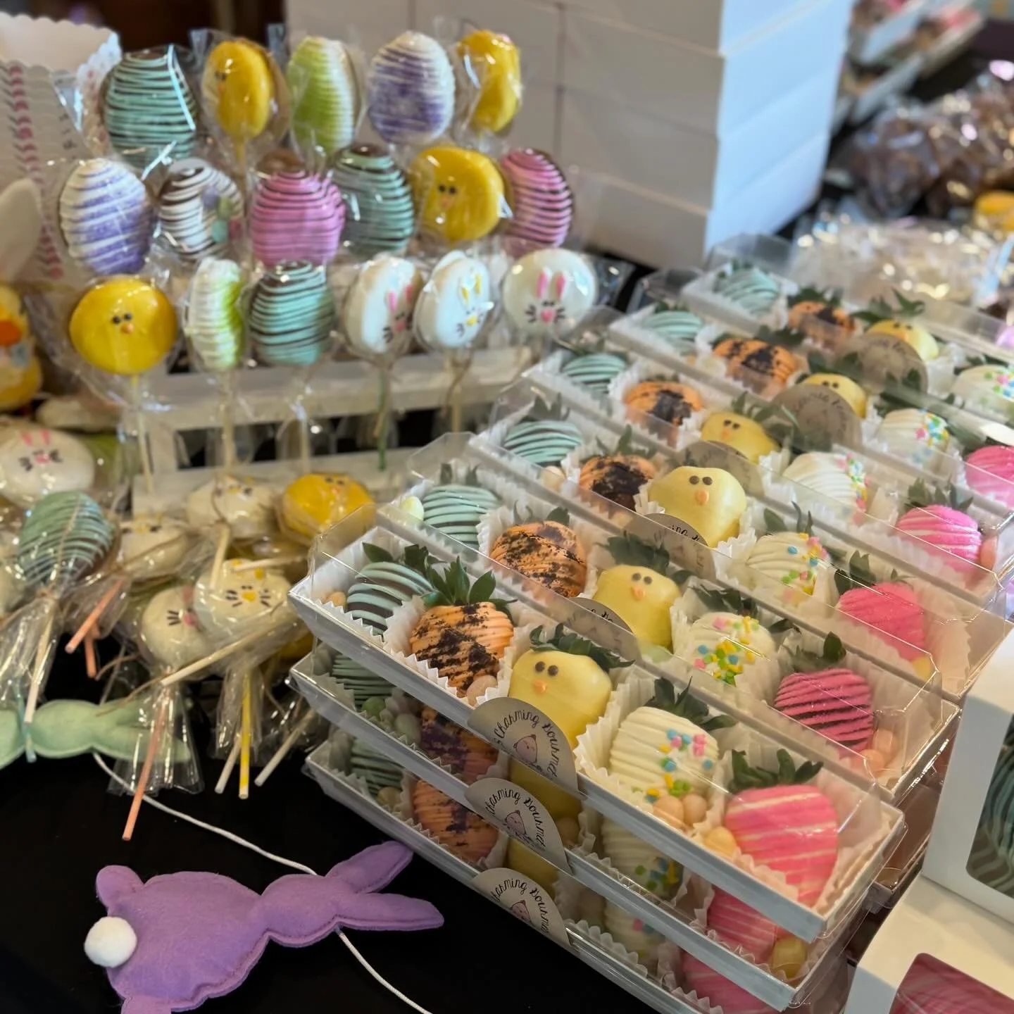 Charming Gourmet Sticks is here til five!!! 
&amp;
Fresh Flower Arrangements + 15% off Purchase 
Happy Easter 🐣🐰