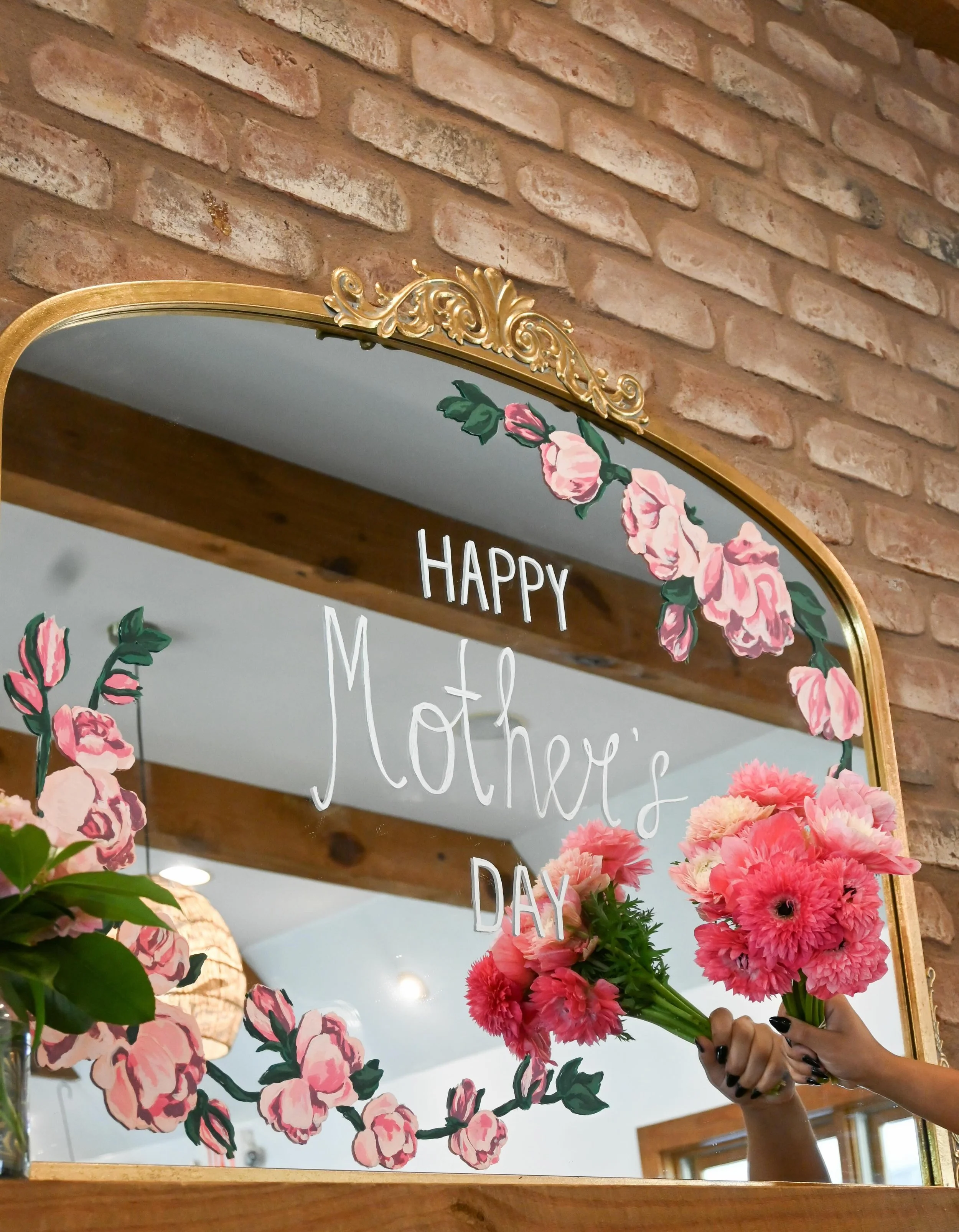 Tomorrow - Mother&rsquo;s Day Weekend Begins at Wyatt Farms 🌸

Fresh Flower Arrangements + Flower Bar 
20% off purchase 
@mclinks_  permanent jewelry + Engraving+ Charm Bar 💎
Mimosas/Champagne 🍾

Can&rsquo;t make it tomorrow? The fun continues all