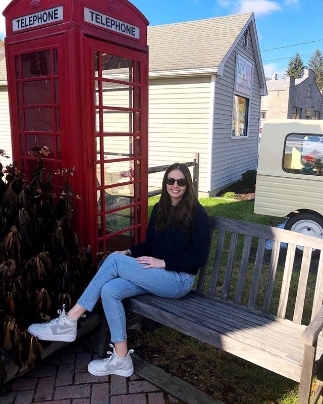 Cozy sweaters and Sundays at the pub are #madeforgoodliving! Follow @frankandoakwomen and share your own good living moment in Frank &amp; Oak clothing for a chance to be featured on their page! #FrankAndOakNetwork #ad #yesfo