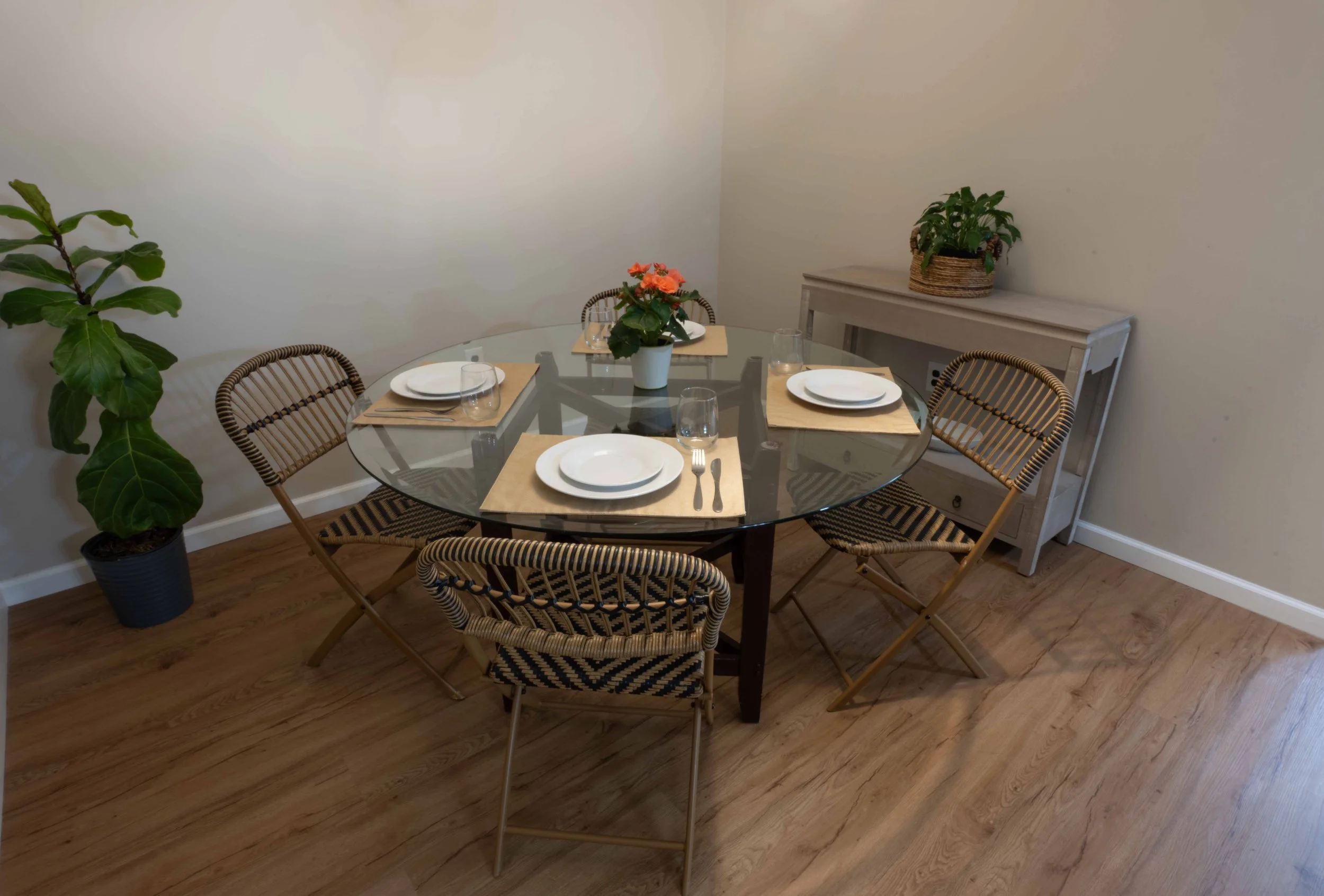 Dining room in guest house near Bethesda, Kensington MD