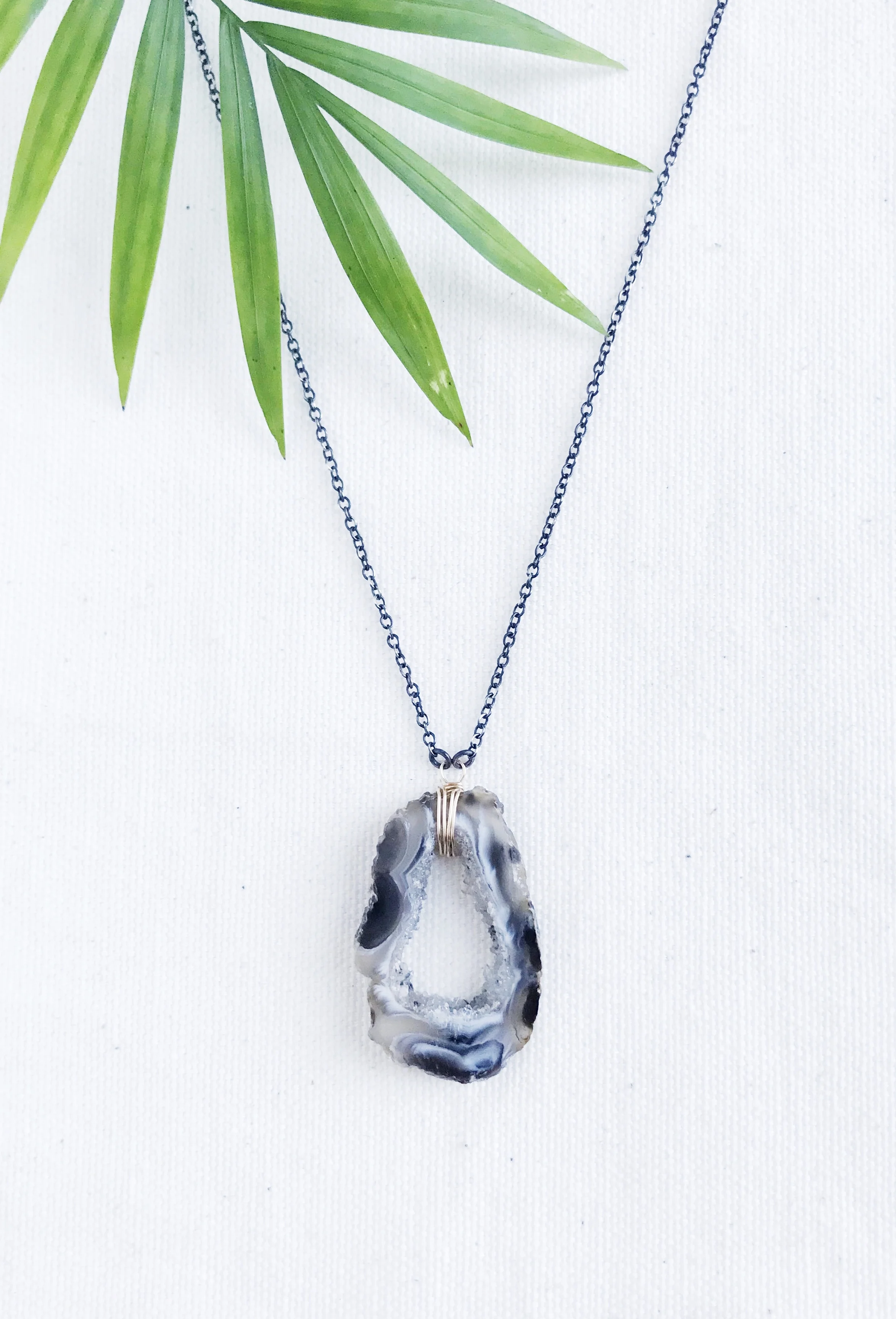 Tortise shell geode necklace 3.jpg