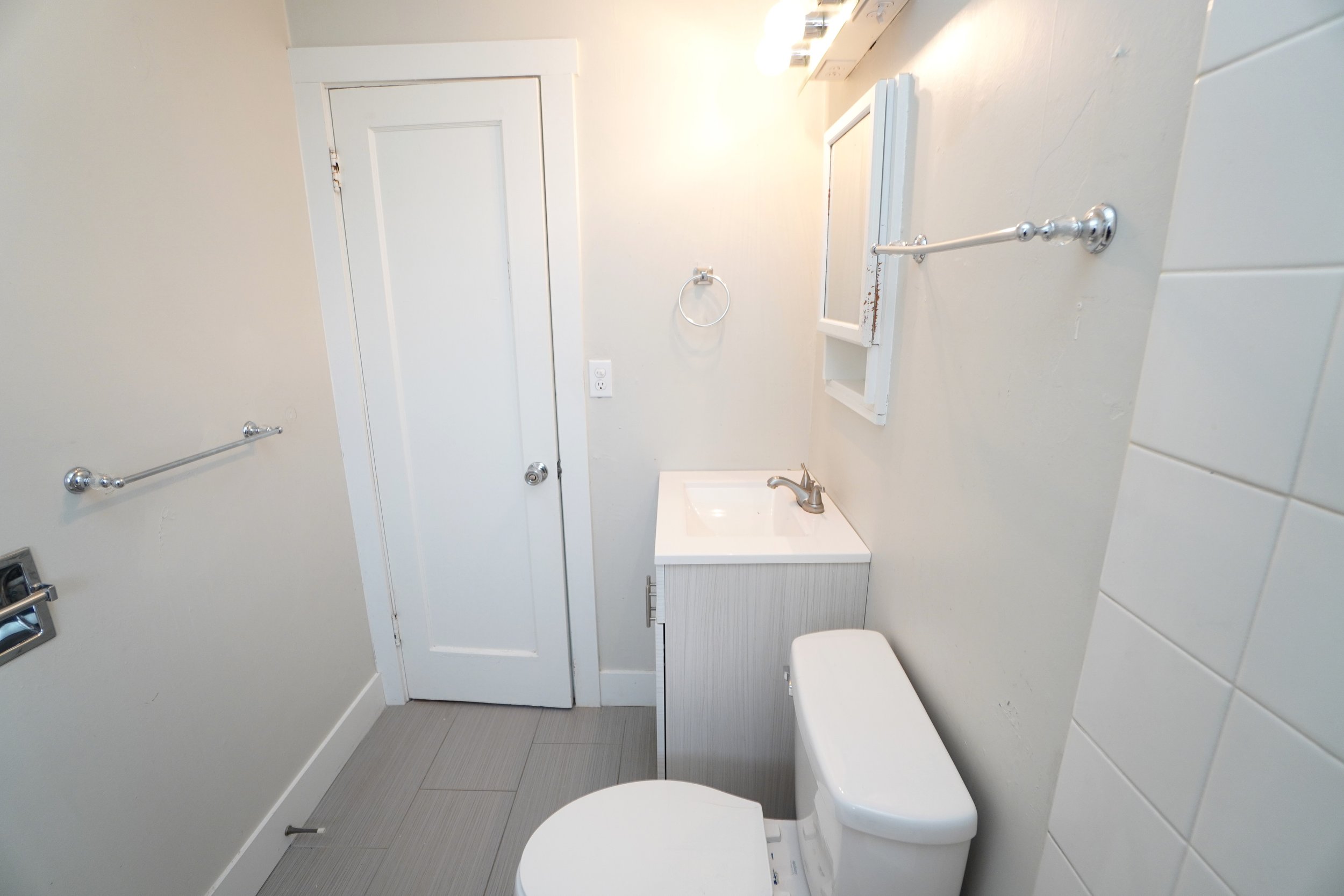 bathroom from other side.JPG