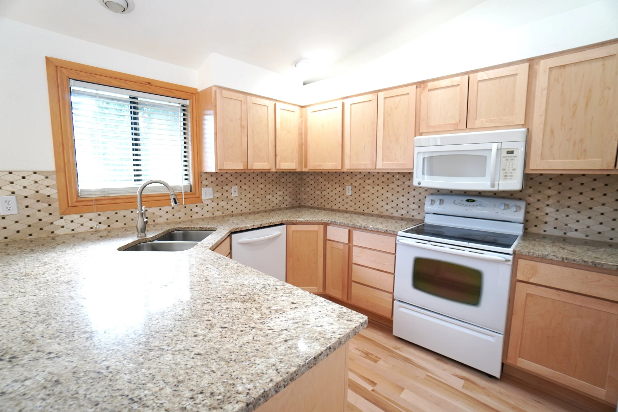 Kitchen pt 6.JPG