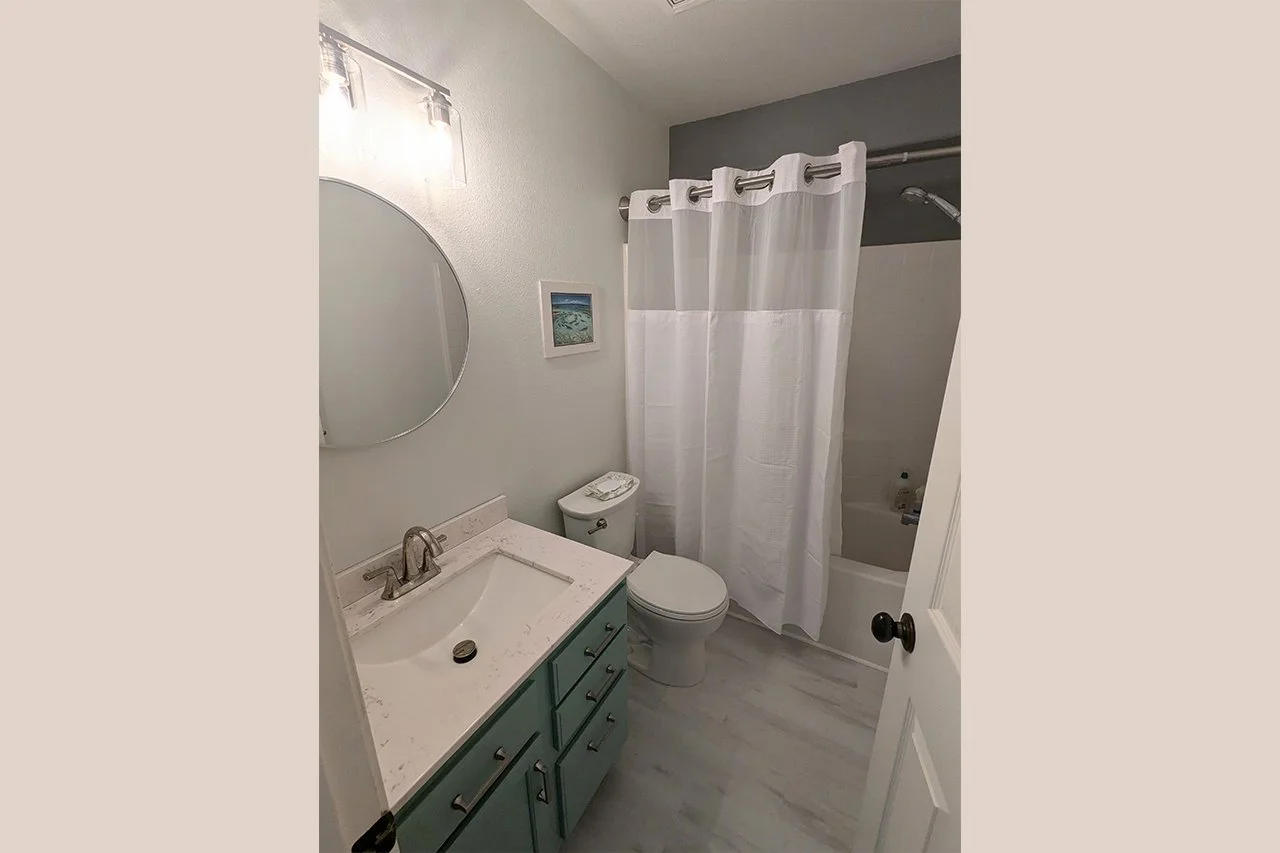 Guest_Bath_vert_matted.jpg