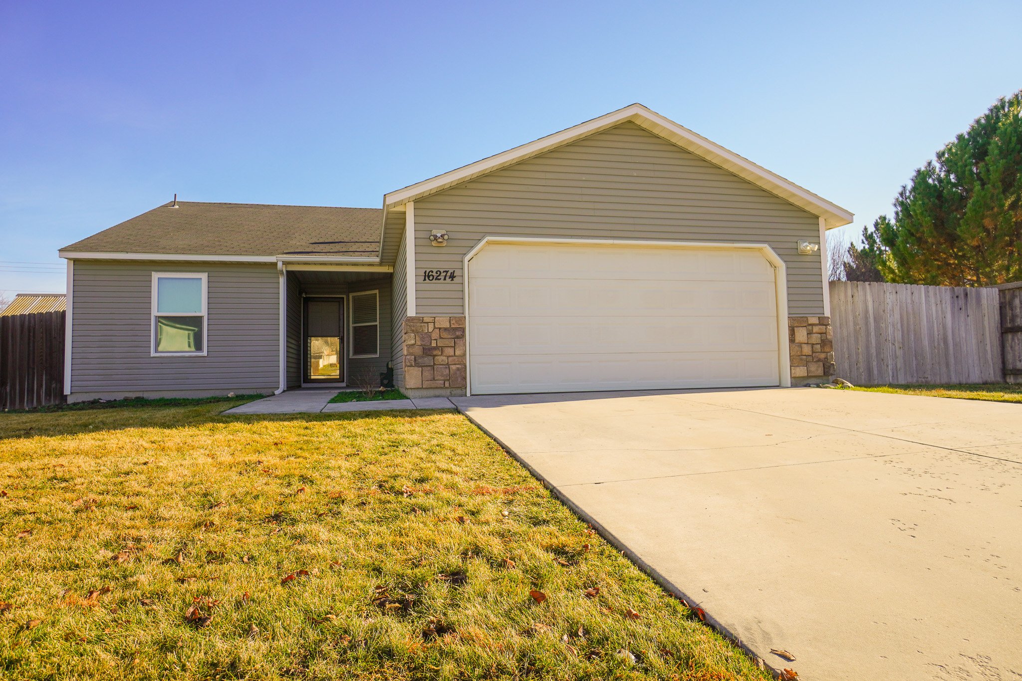 16274 Silver Creek Avenue Caldwell, ID 83607