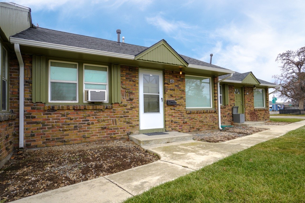 617 Wade Circle Front Large.jpeg