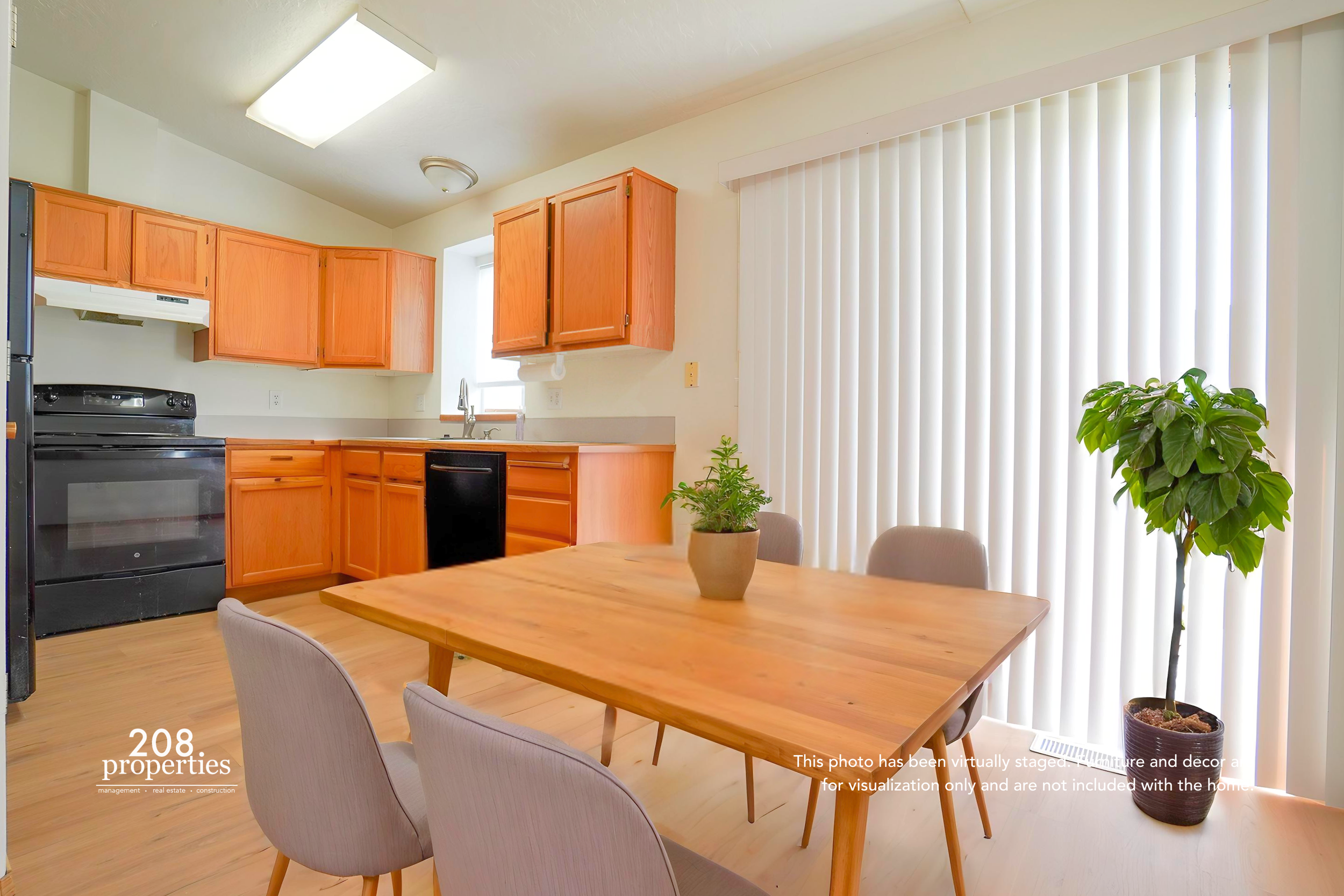 231 North Paradise Avenue  Dining Room.png