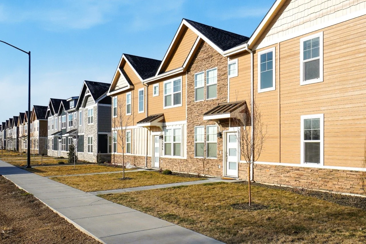 5928 South Jessenia Lane (4) Large.jpeg