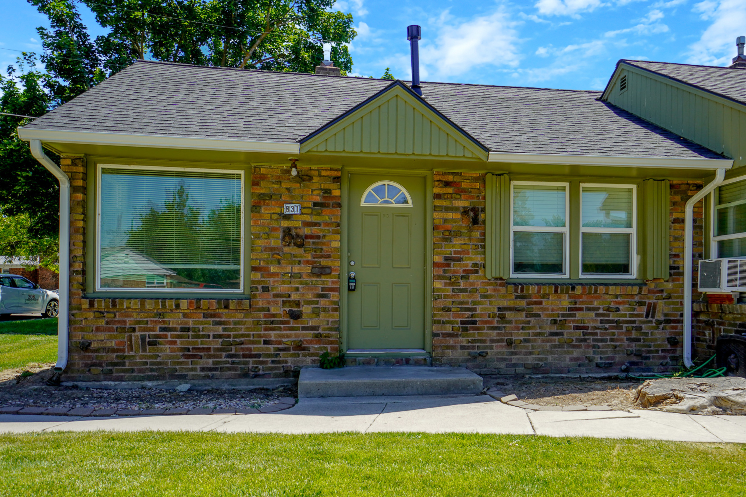 831 Wade Circle (2).png