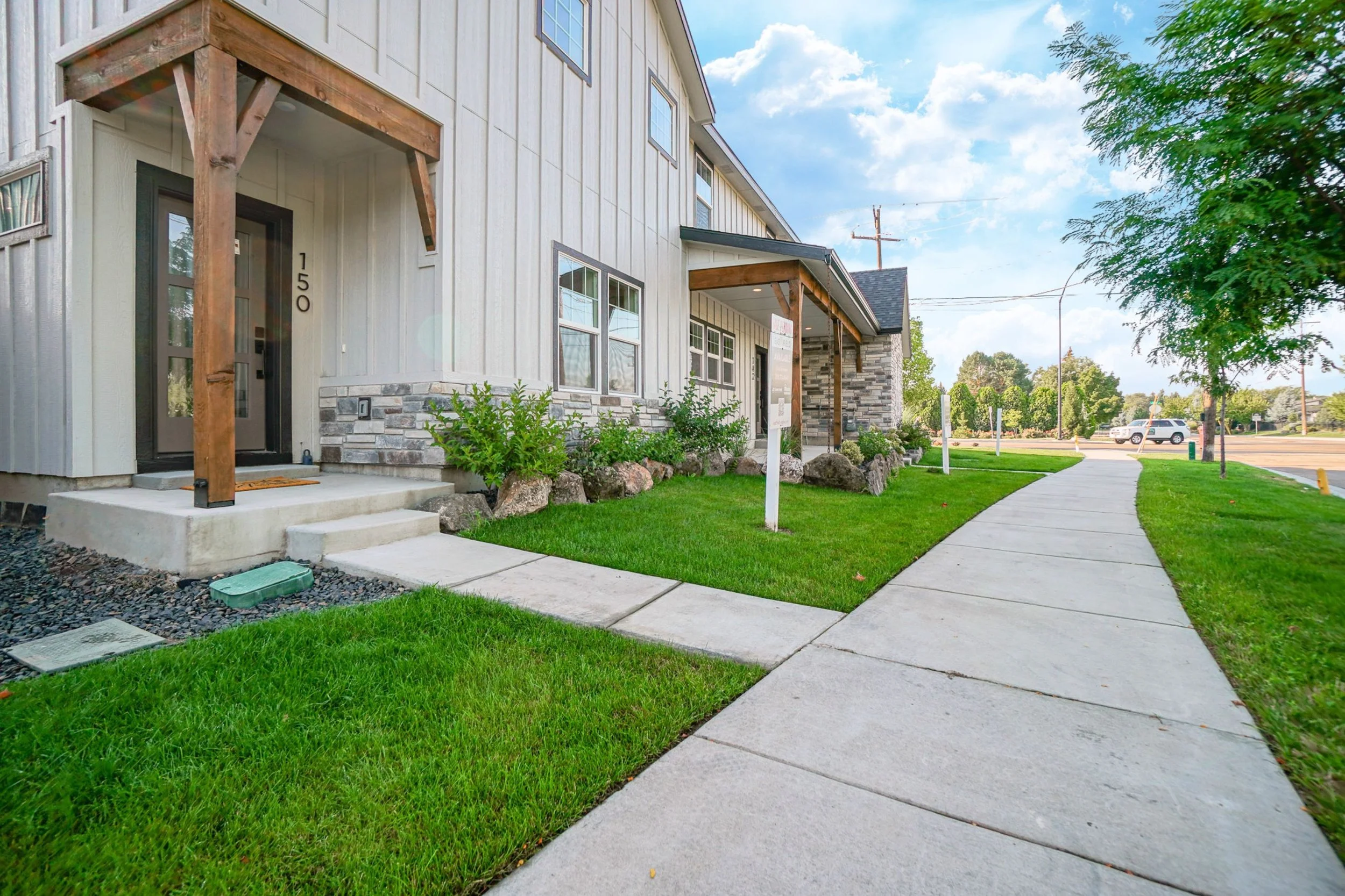 150 North Edgewood Lane_1.jpg