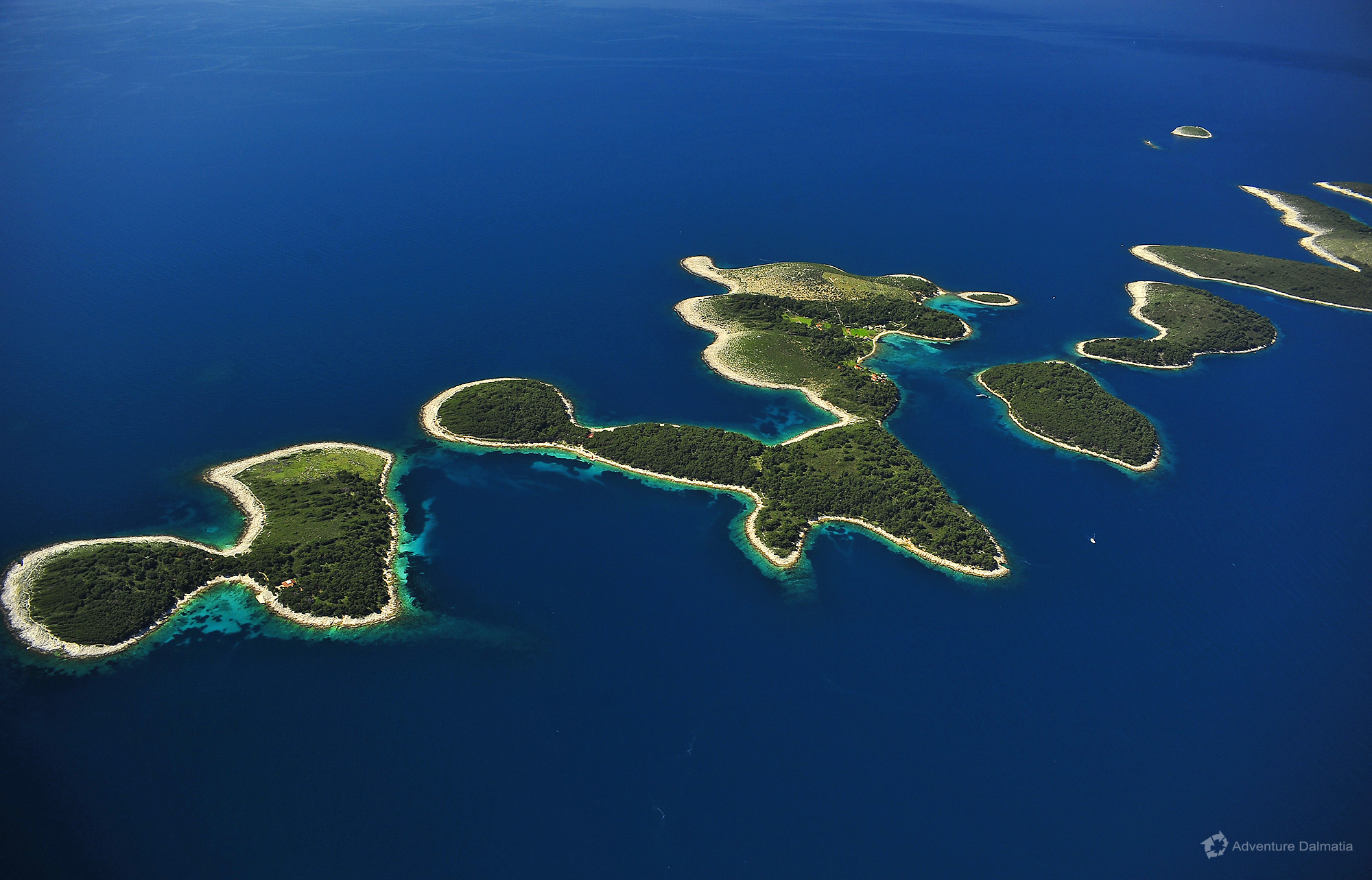 Острова архипелаги. Архипелаг Фиджи Спутник. Архипелаг Уитсандей. Коморские острова (архипелаг).