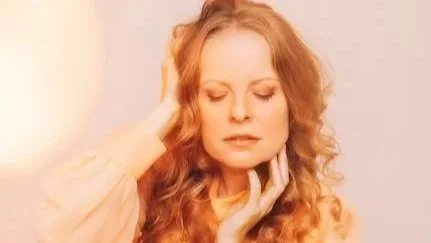 Flying Cat Music Series - Alice Wallace